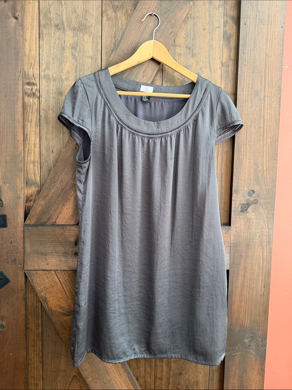 H&M Gray Short Sleeve Scoop Neck Dress